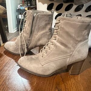Women's Lace-Up Ankle Boots - suede light grey